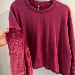 Free people size small oversized maroon sweater with big beautiful bell sleeves